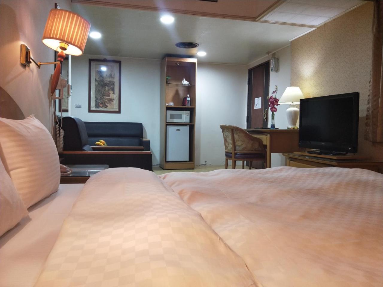バークレー ビジネス ホテル ジョンジェン 新竹市 エクステリア 写真